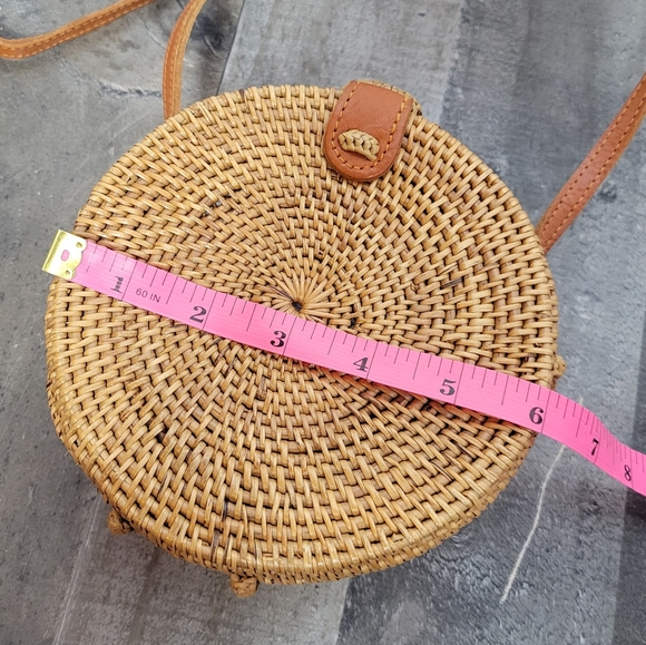Round Rattan Purse - Picture 8 of 9